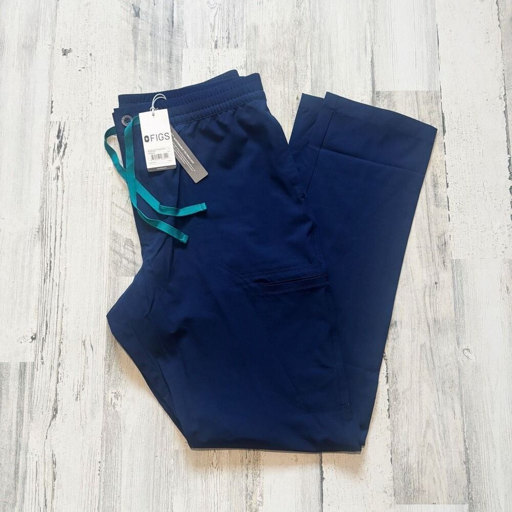 NWT Figs Pisco Fionlite slim pocket scrub pants in size large